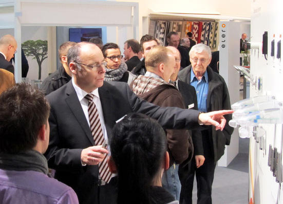 Kommunikativ und innovativ, so will sich der Antriebs- und Steuerungshersteller elero mit seinen Messeauftritt auf der R+T 2015 präsentieren.