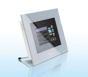 Mit der CentralControl CC51 bietet Becker eine einfache und flexible Lösung, um das Zuhause von den Rollläden über die Markise und das Licht bis zur Heizung zentral zu steuern.