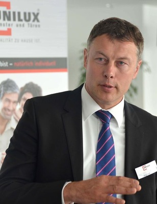 "Die Kunststoffsparte wird definitiv nicht aufgegeben," versichert Jörg Holzgrefe gegenüber GLASWELT Chefredakteur Daniel Mund am Rande der VFF Jahrestagung Mitte Juni.