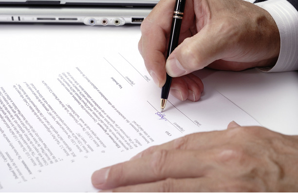 



Bevor man die Unterschrift unter einer Ausschreibung leistet, gilt es vieles zu beachten, wenn aus dem Wunsch nach Umsatz kein finanzielles Fiasko werden soll.
