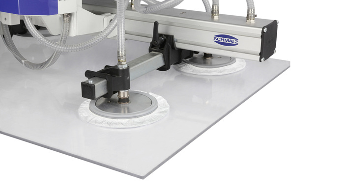 



Zur Schadensvermeidung am Glas bietet Schmalz Sauggreifer mit weichen Dichtlippen an. 
