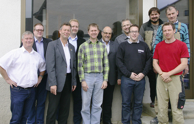 



Bei der Planung des neuen Fertigungslayouts steht der Fensterhersteller im Mittelpunkt. v.l.: Alfons Wachter (Meko), Thomas Reuter (ProLogic), Martin Kenntner und Engelbert Tiefenthaler (beide Leitz), Fensterhersteller Thomas Huber, Werner Spohn (Meko), Markus Süß und F. Küch (Biesse) sowie drei Mitarbeiter von Huber Fenster.
