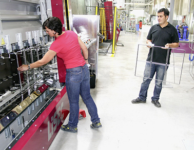 



Internorm produziert auch sein eigenes Isolierglas – 2015 soll ein ESG-Ofen dazukommen und die Lieferantenunabhängigkeit noch weiter steigern.
