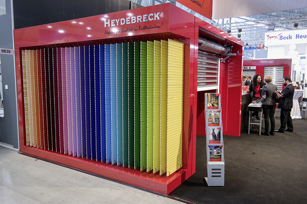 



Die Vielfältigkeit, Holzrollladenstäbe in allen möglichen Farben lackieren zu können, steht auch gleichbedeutend für das gesamte Ausstellerangebot der R+T in Stuttgart.
