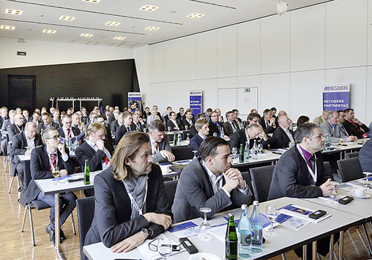 



120 Teilnehmer folgten der Einladung von Oliver Frey zum 2. Netzwerk Partnertag in das Congress Centrum Heidenheim.
