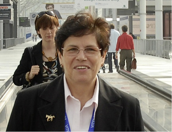 
Reanta Gaffo lenkte 30 Jahre die Geschicke der Vitrum-Messe und des GIMAV. In Kürze verabschiedet sie sich in den Ruhestand.
