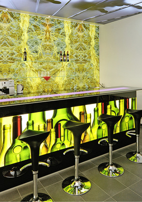 
Digitaldruck und Licht:Eine starke Kombination für den Glaseinsatz im Interieur.
