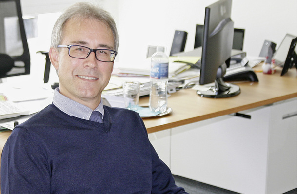 



Kreisbau-Geschäftsführer Dirk Braune: „Der Kunde kommt doch gar nicht erst auf die Idee, seine Fenster mit Zusatzausstattungen auszurüsten. Wo kein Angebot ist, gibt es auch keine Nachfrage.“ 
