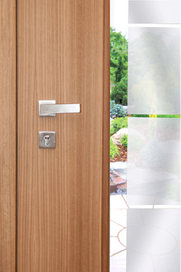 



Die tuchmatte Oberflächenbeschichtung Induline NW-740/05 feuert zusammen mit der passenden Grundierung und Zwischenbeschichtung farblos lackierte, helle Hölzer ohne direkte Bewitterung kaum an. 
