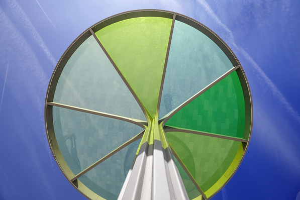 Buntes Glas als Schutzschirm