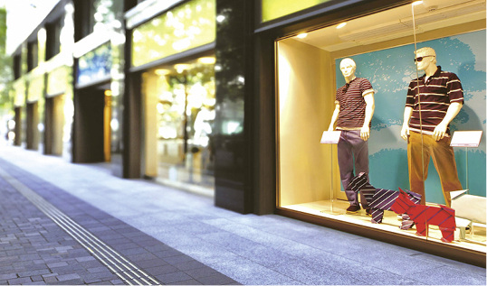 



Planibel Clearsight sorgt bei Schaufenstern für einen reflexionsfreien Durchblick. 
