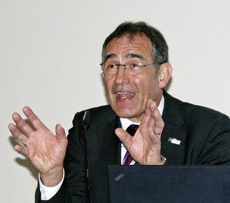 Bernhard Helbing ist bei seinen Reden mit Feuereifer und Begeisterung in seinem Element.