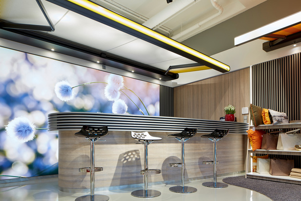 Auch digitale Tools sollen die neuen Farben der Schauraumwelt ergänzen.