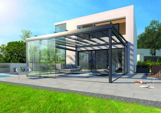 Die leichtgängigen Schiebeelemente slide ermöglichen die Öffnung des Glashauses mit nur einem Handgriff, und bieten als rahmenlosen Elemente ein Maximum an Transparenz.