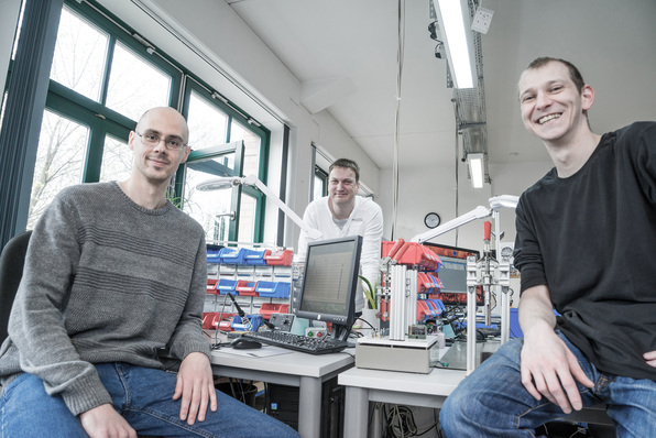 Auch die Mitarbeiter in der Produktion freuen sich über die neuen Räumlichkeiten in der Berliner Optris-Zentrale