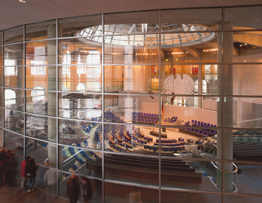 Auch im Berliner Reichstag sind Pilkington-Brandschutzgläser verbaut.