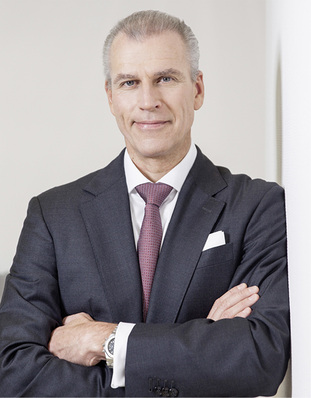 
Dr. Peter Mrosik ist seit 2012 Eigentümer der profine-Gruppe und hat seit 2013 auch die Geschäftsführer-Position inne. 
