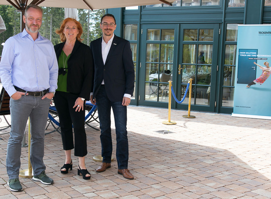 Begrüßten die Metall-Profis zum Innovationsgipfel: Unternehmenschef Kai Teckentrup, Karin Simon, Leiterin strategisches Management und Vertriebsleiter Alexander Götz.