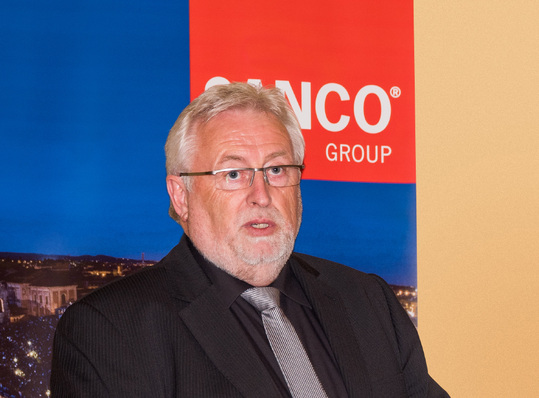 Jürgen Halbmeyer bei seiner Abschiedsrede als Leiter der Sanco Beratung.