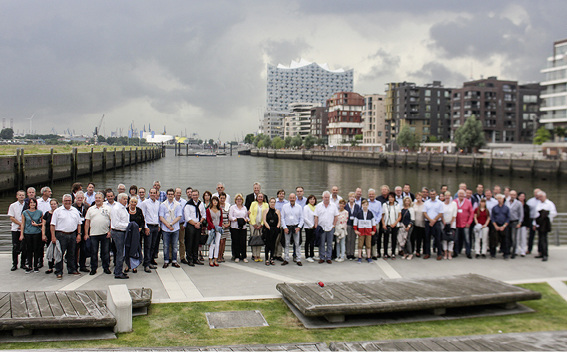 



Die Mitglieder des Flachglas MarkenKreis bei ihrer Jahrestagung 2017 in Hamburg. 
