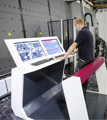 



ISO-Fertigung: Die Cockpit-Software war erstmals auf der glasstec 2016 zu sehen.
