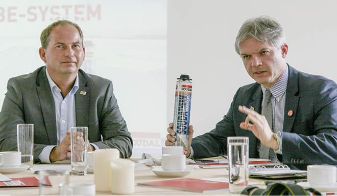 
Harald Lüdtke (l.), Geschäftsführer Soudal Deutschland, und Luc Thys, Presse- und Marketingdirektor des Gesamtunternehmens




