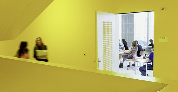 



Amokläufe in Schulen könnten durch Lösungen wie eAccess weniger drastisch ausfallen.
