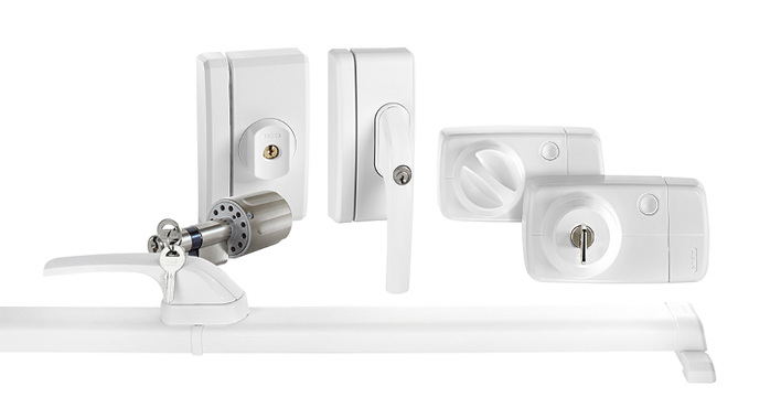 



Mechatronische Melder sichern das Haus.
