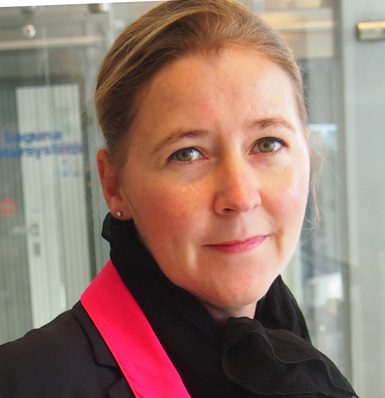 Nathalie Peters mit GF Dominik Hinzen (l.) und Niederlassungsleiter Harald Brinkmann.