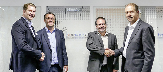 
Über die Neugründung der Hegla boraident freuen sich (v. l.) Jochen H. Hesselbach (Vorsitzender der Hegla-Geschäftsführung), Dr. Johann Dorner (Vertriebsleitung Hegla boraident), Dr. Thomas Rainer (Leitung Technik Hegla boraident), Bernhard Hötger (GF Hegla Beverungen und Hegla Kretzschau).




