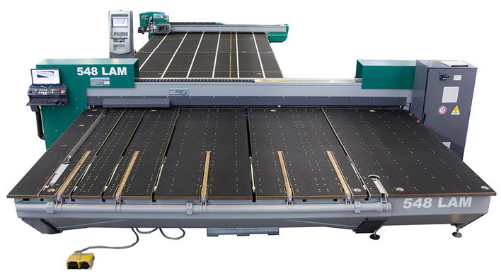 



Die 548LAM von Bottero lässt sich in Bezug auf Automationsgrad, Größe und weitere Optionen individuell an die Anforderungen des Glasverarbeiters anpassen.
