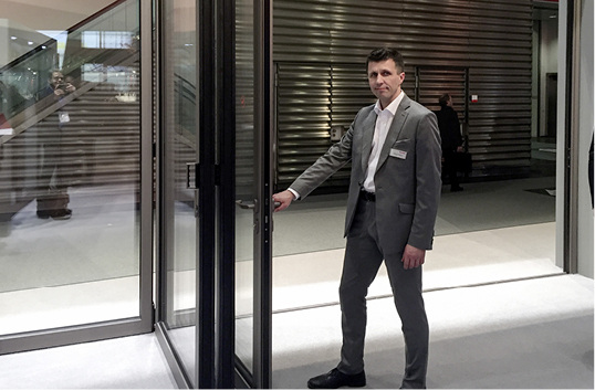 



Ein Bild von der BAU in München Anfang des Jahres: Dort konnte man die riesigen Dimensionen des Systems erfassen. 
