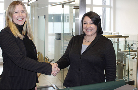 
Die neue Kundenbetreuerin Laure Pierrat (r.) mit Nathalie Peters, der Business Development Managerin von C.R. Laurence of Europe.



