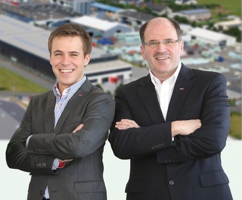 Ende 2017 hat Stefan Orth (r.) nach 26 Jahren Betriebszugehörigkeit offiziell den Staffelstab an Philipp Beck übergeben.