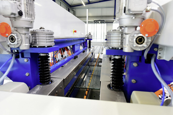 Durch die Neuorganisation der Arbeitsabläufe hat GKT die Energie­kosten pro Quadratmeter ver­edeltem Glas um rund 28 % gesenkt.