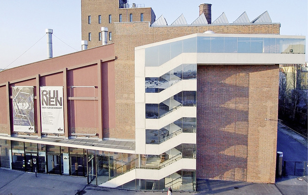 
Beim KINDL–Zentrum kam die neue Structural Point Facade von fischer, der GIP Glazing GmbH und BGT Bischoff Glastechnik AG zum Einsatz. 



