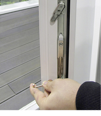 



Fenster sind alltägliche Gebrauchsgegenstände und müssen demnach auch in bestimmten Intervallen gewartet werden. 
