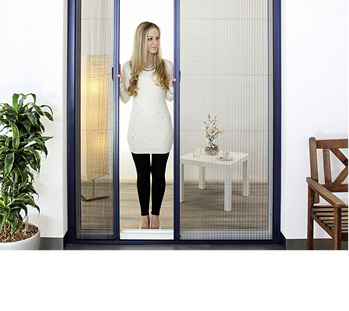 



Als Alternative zu Schiebetüren oder bei kleineren Durchgängen können Fachpartner ihren Kunden Plisseetüren anbieten. 
