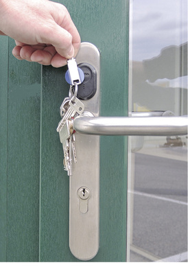 



Beispiel für einen mechatronischen Türbeschlag …
