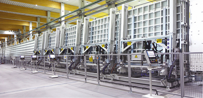 



Die XXL-ISO-Linie bei Thiele besitzt fünf Zusammenbau-, Glasfüll- und Pressautomaten.
