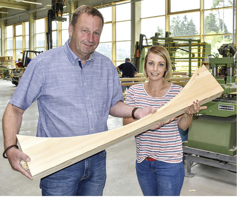 



Jürgen Nestle hat die Unternehmensnachfolge bereits jetzt geklärt: Seine Töchter Annkathrin und Janine (r.) sind seit rund einem Jahr in die Geschäftsleitung integriert.
