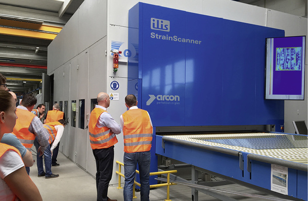 



Der StrainScanner, der gemeinsam von arcon und ilis zur Erkennung von Anisotropien entwickelt wurde, macht es möglich, diese bereits während der Fertigung zu erkennen und den ESG-Ofen bei Bedarf nachzujustieren.
