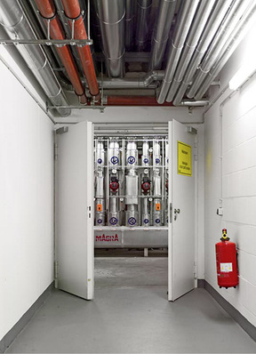 
In explosionsgefährdeten Zonen gelten die hohen ATEX-Anforderungen für Türen und Tore. Teckentrup bietet dafür speziell zugelassene Bauelemente nach europäisch harmonisierten Normen an. 



