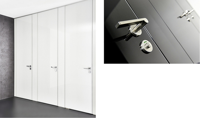 



Die Glasfront ist deckenhoch geschlossen und schafft so Privatsphäre in öffentlichen Sanitärbereichen .
