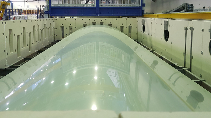 Das konstruktive Messe-Highlight von Saint-Gobain ist eine gebogene 8 m große Scheibe, die auf der Sonderschau glass technology live präsentiert wird.