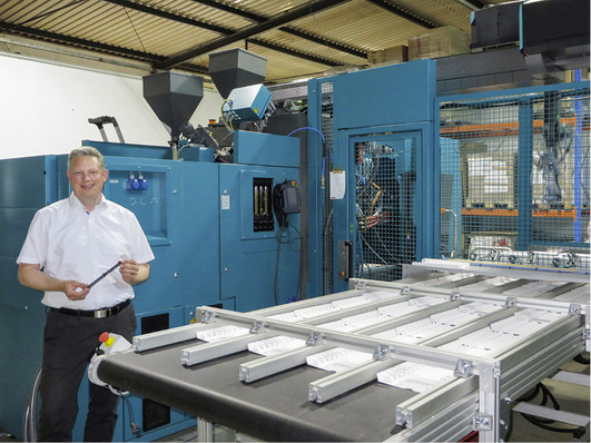 



Achim Kockler, Geschäftsführer der Innoperform, vor einer Anlage der arimeo Produktionslinie.
