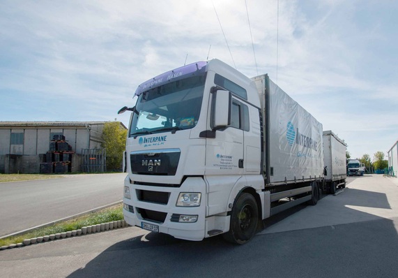 Das Unternehmen weitet u.a. den Sicherheitsglas-Zuschnitt und die Lager- und Transportkapazitäten aus.