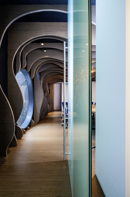 
Neu im Angebot ist Everlam Quiet, eine schalldämmende Akustik-PVB-Folie für Fassaden- und Interieurgläser.



