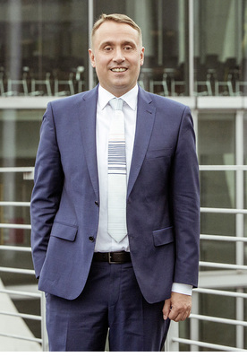 



Till Reine ist Leiter Public Affairs bei der Velux Deutschland GmbH. 
