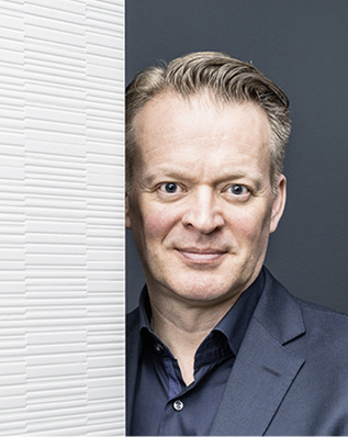 



Jeppe Visby, Produktmanager Design & Oberfläche bei Jeld-Wen, ist maßgeblich für die Entwicklung neuer Modelle verantwortlich.
